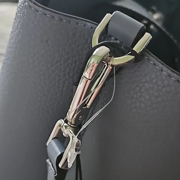 Calvin Klein medium size bucket bag - Picture 6 of 8